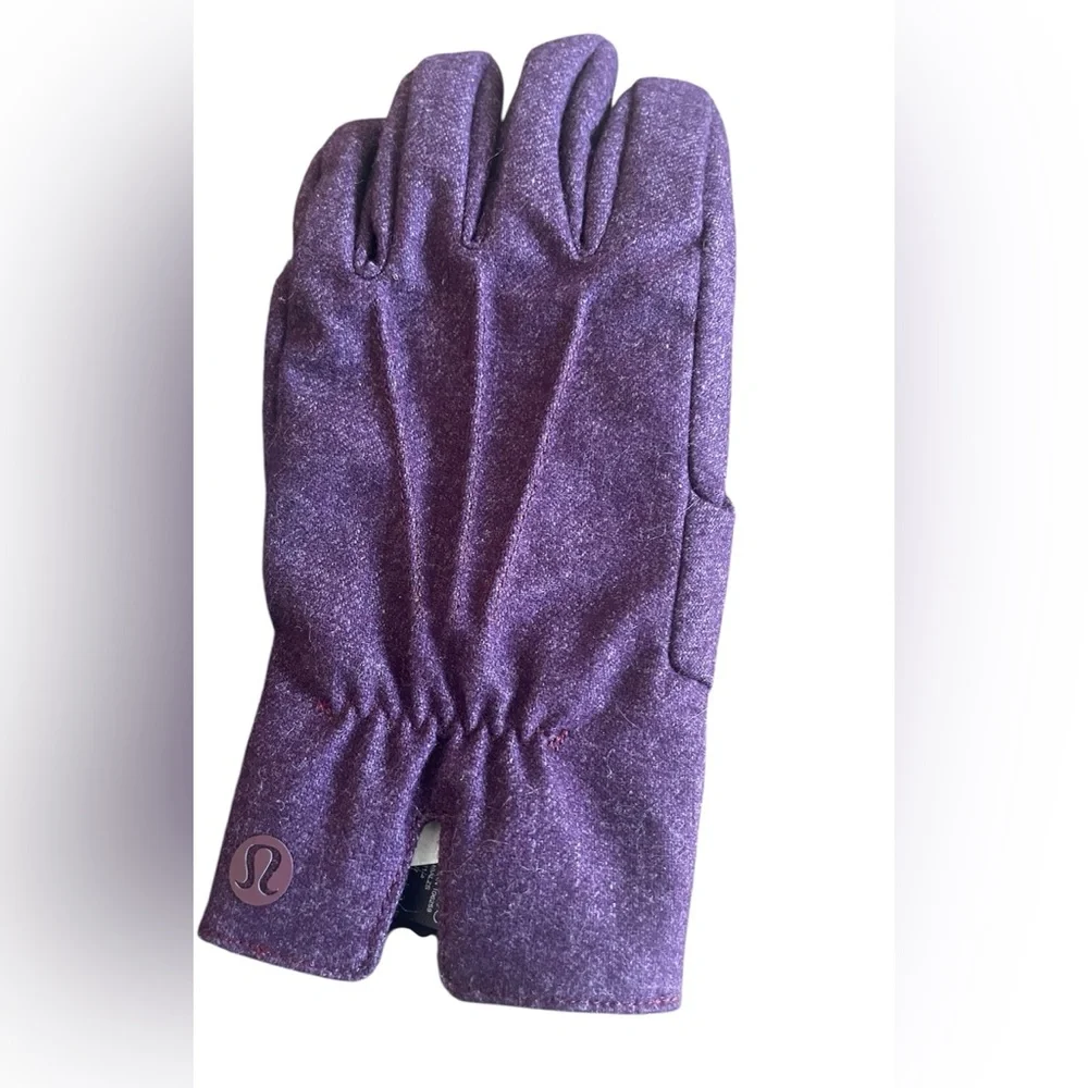 S/M Lululemon City Keeper Gloves - Picture 2 of 8